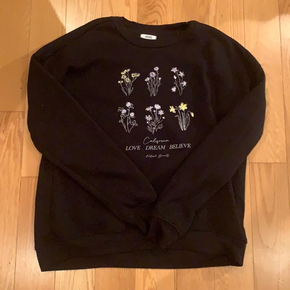 This is a size Xs and it’s a regular length and so soft and comfy. - Picture 1 of 4
